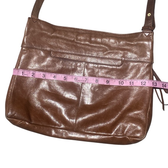 HOBO Vintage Leather Shoulder Bag with Adjustable Strap - Picture 4 of 13